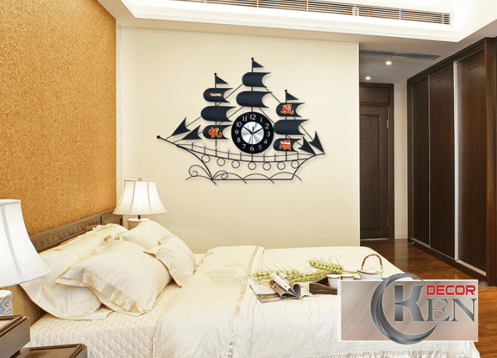 Đồng hồ treo tường thuyền buồm KenDecor-48 với tạo hình cứng cáp, mạnh mẽ, vừa là vật trang trí vừa mang ý nghĩa phong thủy cho chủ nhân